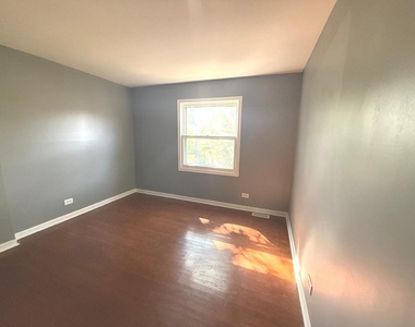 3023 Jamestown Court - Photo Thumbnail 8