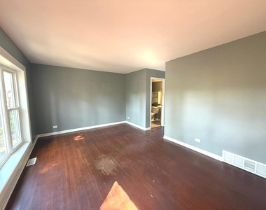 3023 Jamestown Court - Photo Thumbnail 4