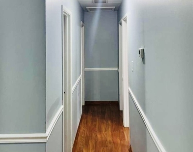 236 Vernon Drive - Photo Thumbnail 2