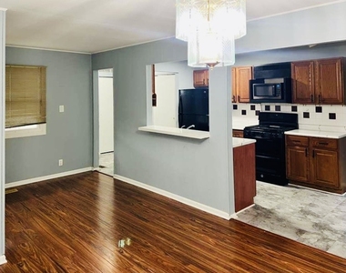 236 Vernon Drive - Photo Thumbnail 5