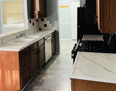236 Vernon Drive - Photo Thumbnail 7