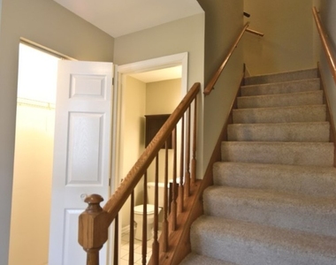 370 Sandhurst Lane - Photo Thumbnail 3