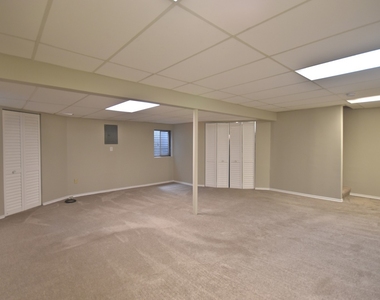 370 Sandhurst Lane - Photo Thumbnail 18