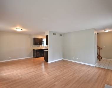 370 Sandhurst Lane - Photo Thumbnail 9