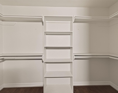 2130 Round Lake Drive - Photo Thumbnail 25