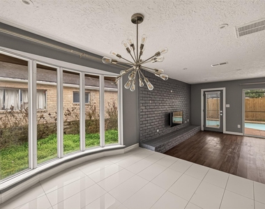 2130 Round Lake Drive - Photo Thumbnail 12