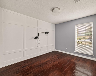2130 Round Lake Drive - Photo Thumbnail 32