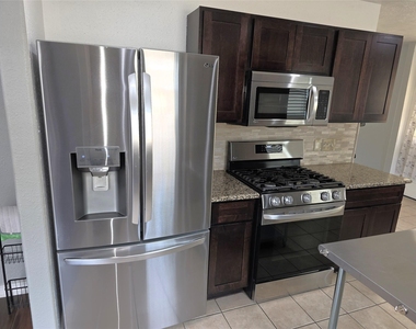 2507 Cypress Island Drive - Photo Thumbnail 19