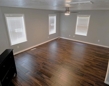2507 Cypress Island Drive - Photo Thumbnail 10