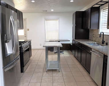 2507 Cypress Island Drive - Photo Thumbnail 6