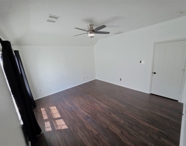 2507 Cypress Island Drive - Photo Thumbnail 30