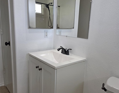 2507 Cypress Island Drive - Photo Thumbnail 24