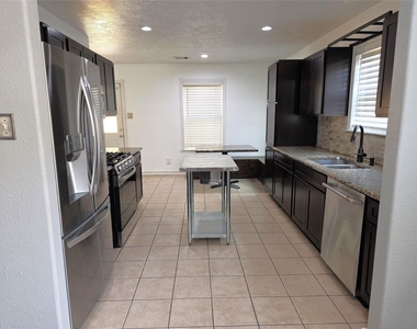 2507 Cypress Island Drive - Photo Thumbnail 15