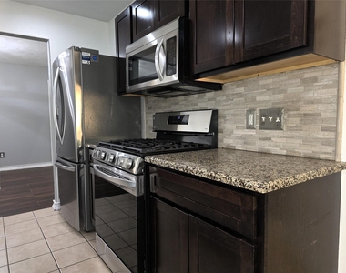 2507 Cypress Island Drive - Photo Thumbnail 13