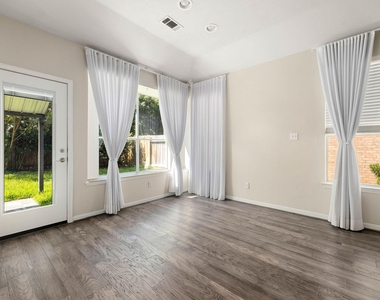10211 Wildwood Park Lane - Photo Thumbnail 10