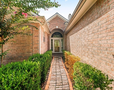 10211 Wildwood Park Lane - Photo Thumbnail 4