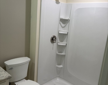 2284 Salisbury Drive - Photo Thumbnail 10