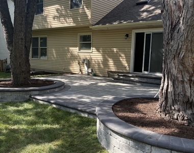 2284 Salisbury Drive - Photo Thumbnail 12