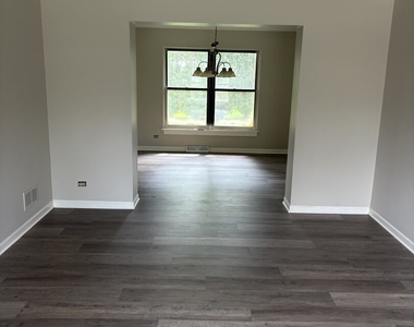 2284 Salisbury Drive - Photo Thumbnail 1