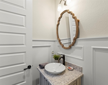 9407 Fox Bend Lane - Photo Thumbnail 3