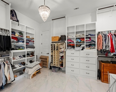 9407 Fox Bend Lane - Photo Thumbnail 14