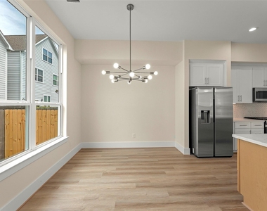 1803 Palmetto Landing Drive - Photo Thumbnail 9