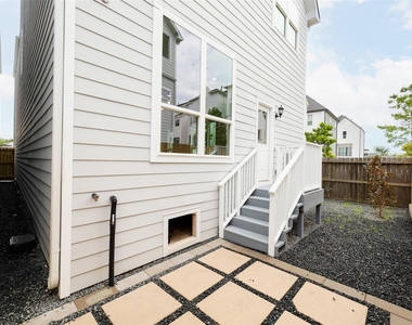 1803 Palmetto Landing Drive - Photo Thumbnail 2