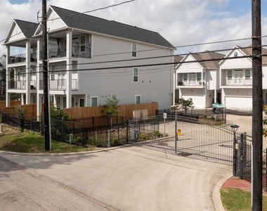 1803 Palmetto Landing Drive - Photo Thumbnail 46