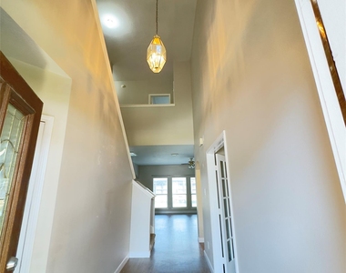 2417 Seguine Drive - Photo Thumbnail 1