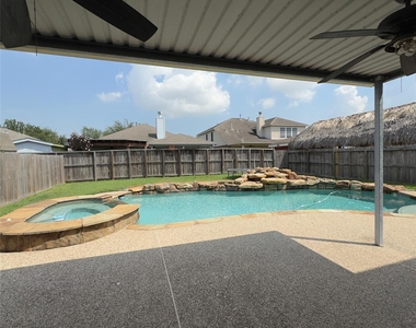 2417 Seguine Drive - Photo Thumbnail 7