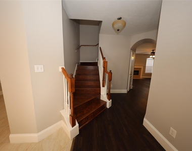 5539 Mountain Forest Drive - Photo Thumbnail 2
