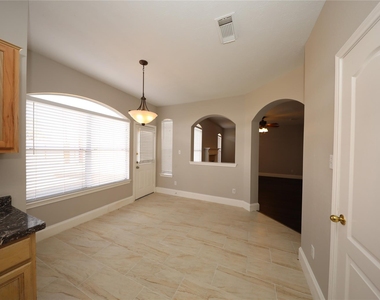 5539 Mountain Forest Drive - Photo Thumbnail 6
