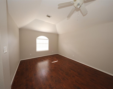 5539 Mountain Forest Drive - Photo Thumbnail 12
