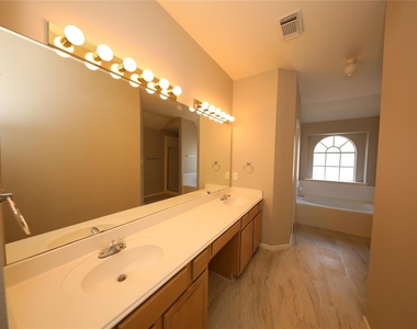 5539 Mountain Forest Drive - Photo Thumbnail 20
