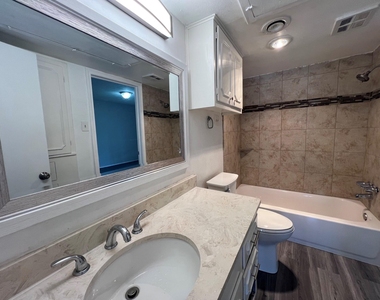 7600 Burgoyne Road - Photo Thumbnail 14