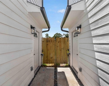 8210 Sterlingshire Street - Photo Thumbnail 15