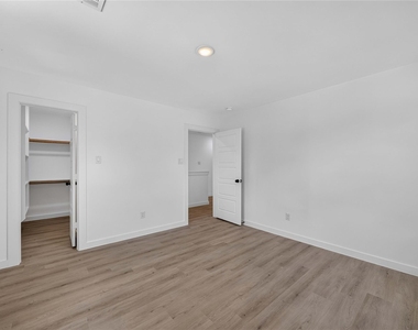 8210 Sterlingshire Street - Photo Thumbnail 14