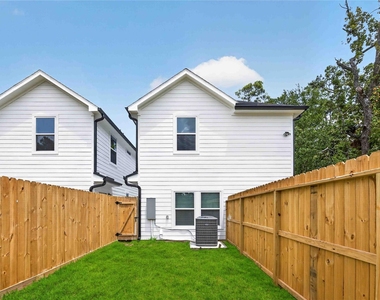 8210 Sterlingshire Street - Photo Thumbnail 16