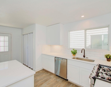 6117 Settlers Square Lane - Photo Thumbnail 17