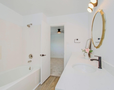 6117 Settlers Square Lane - Photo Thumbnail 38