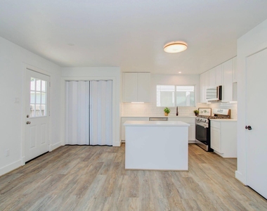 6117 Settlers Square Lane - Photo Thumbnail 21