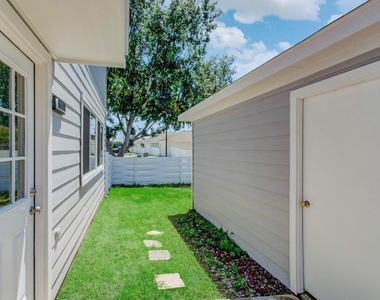 6117 Settlers Square Lane - Photo Thumbnail 41