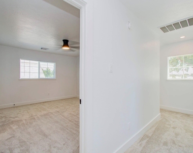 6117 Settlers Square Lane - Photo Thumbnail 32