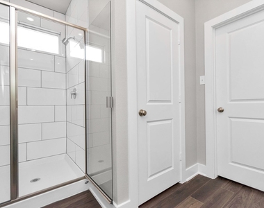10515 Moon Valley Lane - Photo Thumbnail 13