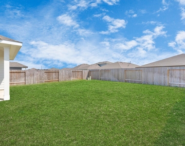 10515 Moon Valley Lane - Photo Thumbnail 20