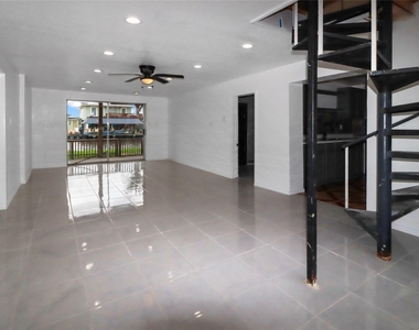 176 Barracuda Street - Photo Thumbnail 1