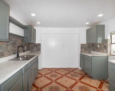 176 Barracuda Street - Photo Thumbnail 3