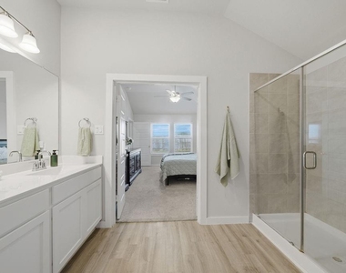 2502 Gelding Manor Drive - Photo Thumbnail 11