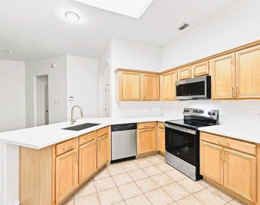 4112 Merlet Drive - Photo Thumbnail 6