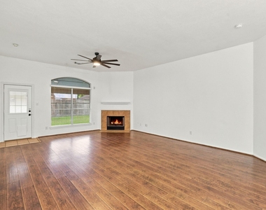 4112 Merlet Drive - Photo Thumbnail 7